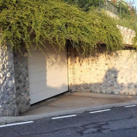 Garda Moon Flats بيت للعطل