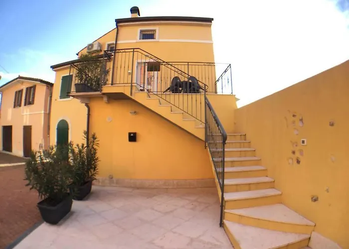 Garda Moon Flats كوسترمانو