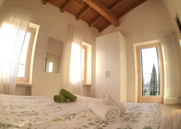 Garda Moon Flats بيت للعطل *