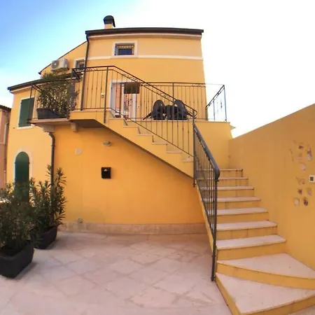 Garda Moon Flats קוסטרמנו