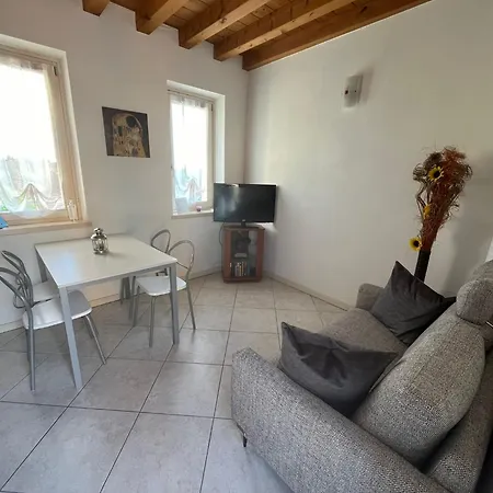 Garda Moon Flats קוסטרמנו