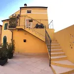 Garda Moon Flats كوسترمانو